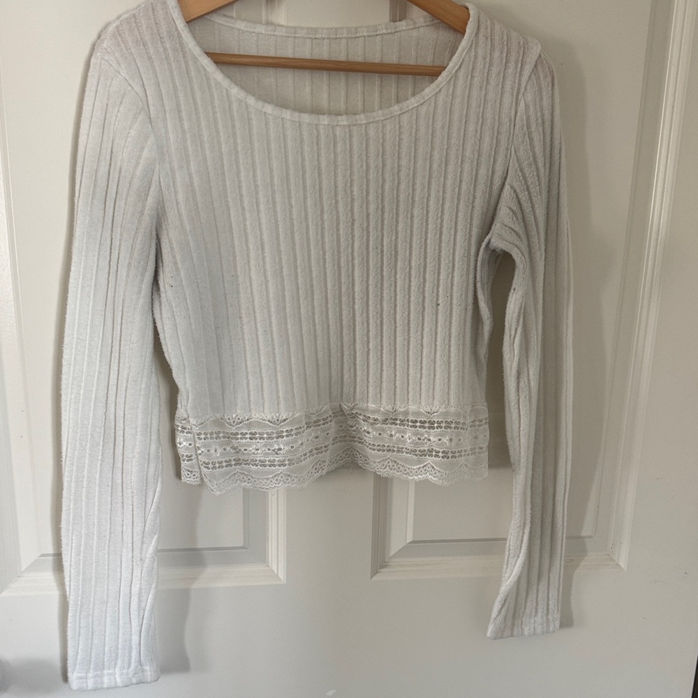 White Ribbed Lace-Hem Women's Crop Top